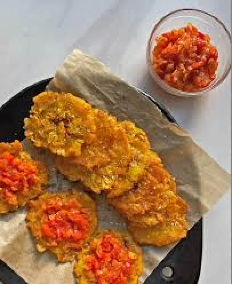 Patacones con Hogao